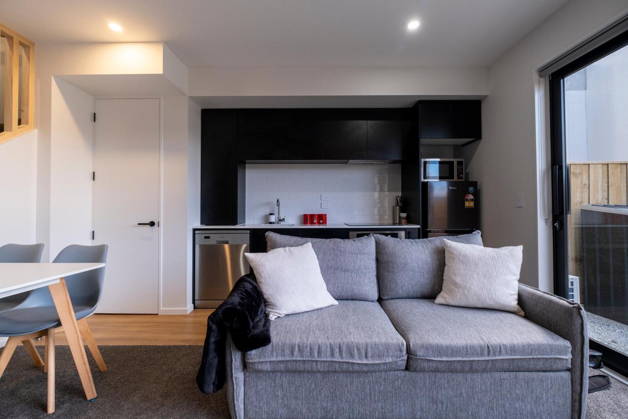 Luxury 2 Bed Townhome In Cbd ไครสต์เชิร์ช ภายนอก รูปภาพ