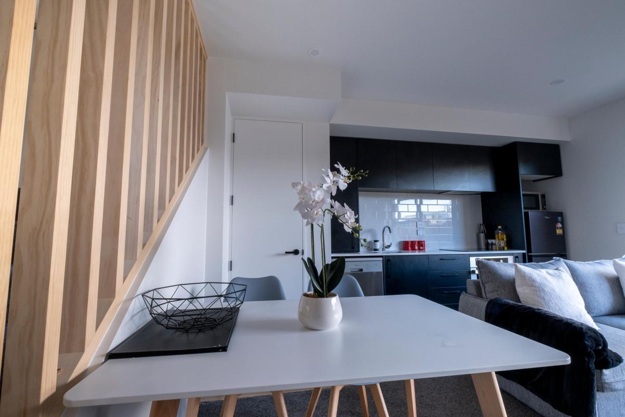 Luxury 2 Bed Townhome In Cbd ไครสต์เชิร์ช ภายนอก รูปภาพ