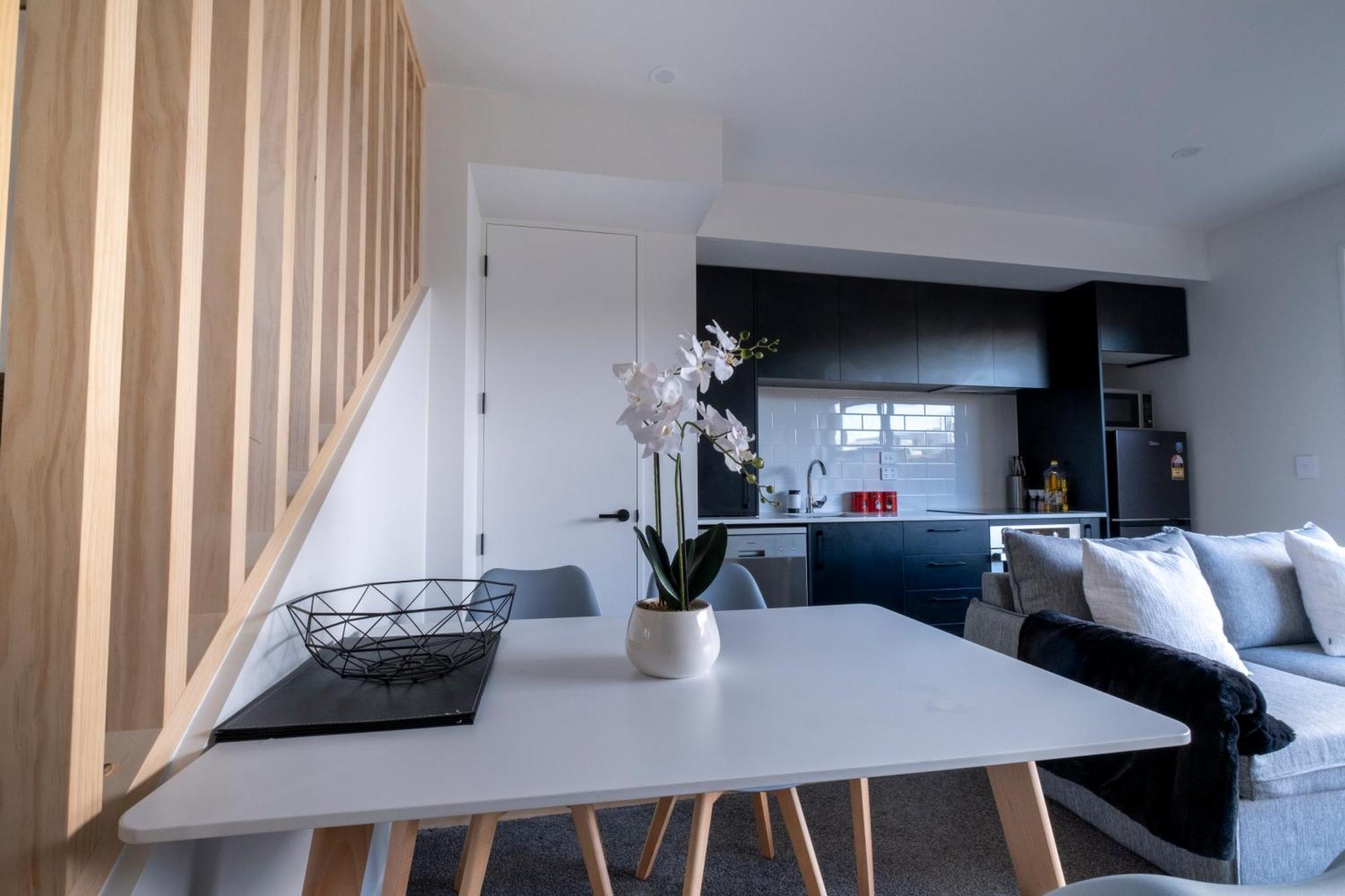 Luxury 2 Bed Townhome In Cbd ไครสต์เชิร์ช ภายนอก รูปภาพ