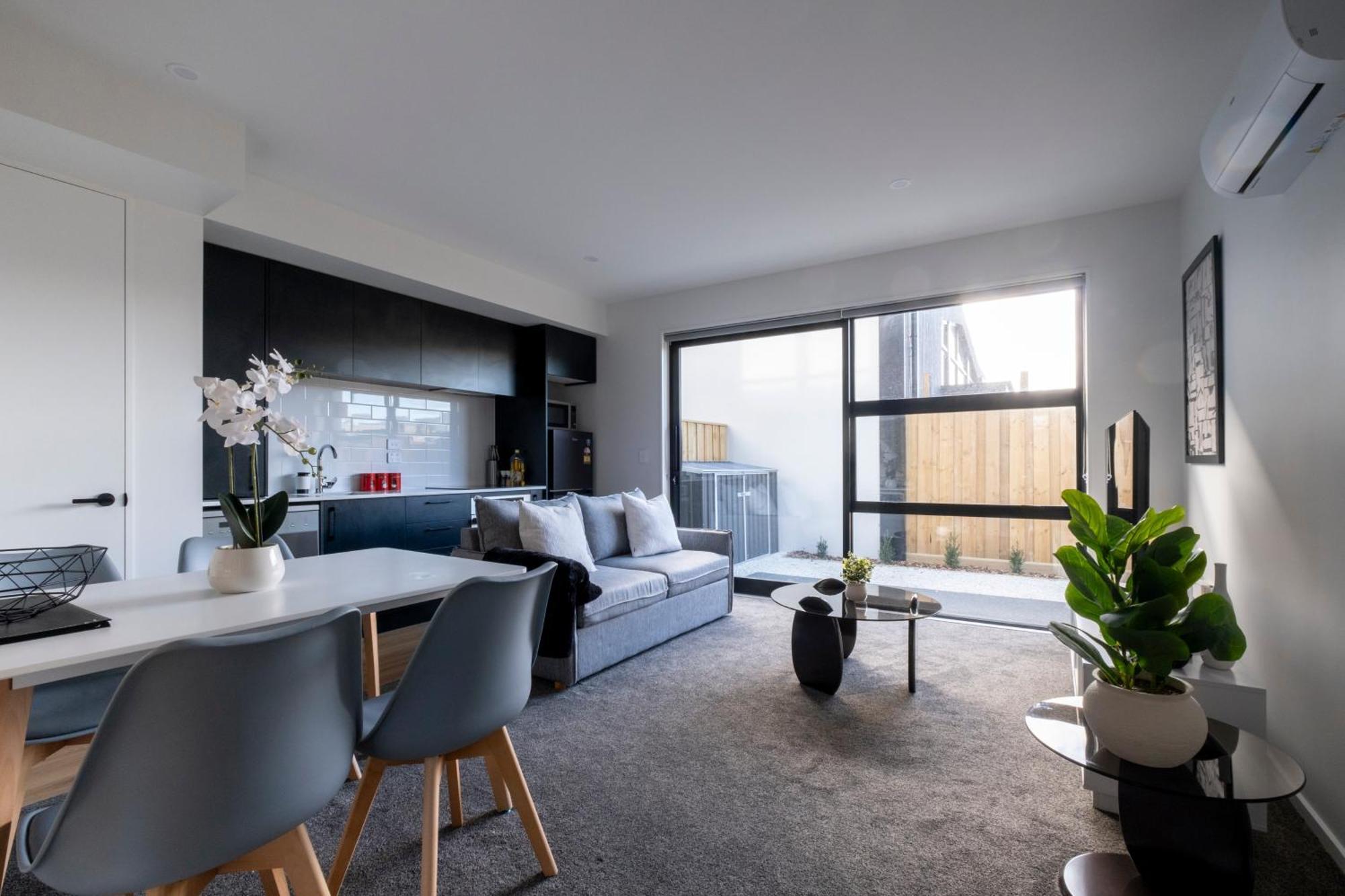 Luxury 2 Bed Townhome In Cbd ไครสต์เชิร์ช ภายนอก รูปภาพ