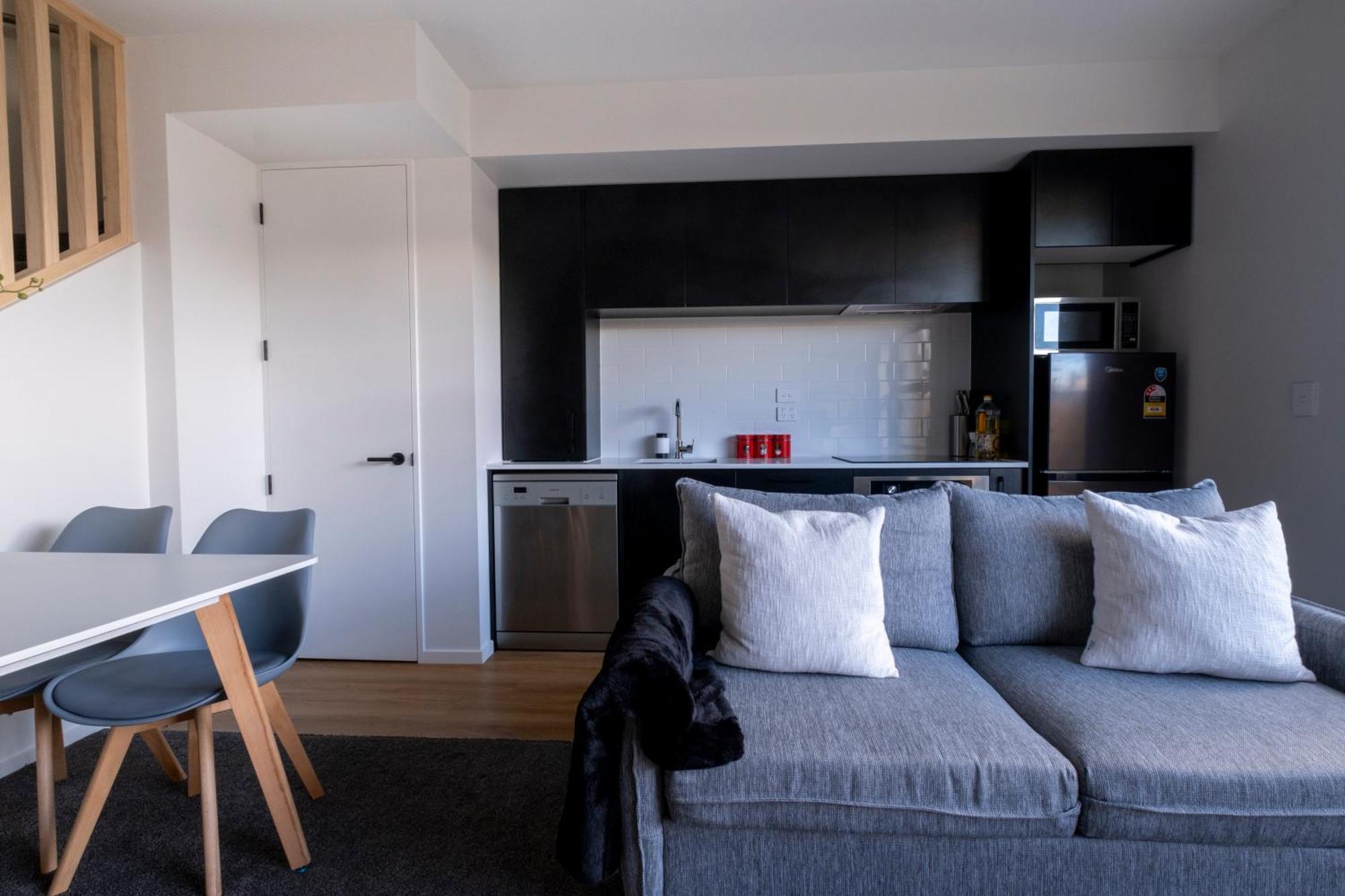 Luxury 2 Bed Townhome In Cbd ไครสต์เชิร์ช ภายนอก รูปภาพ