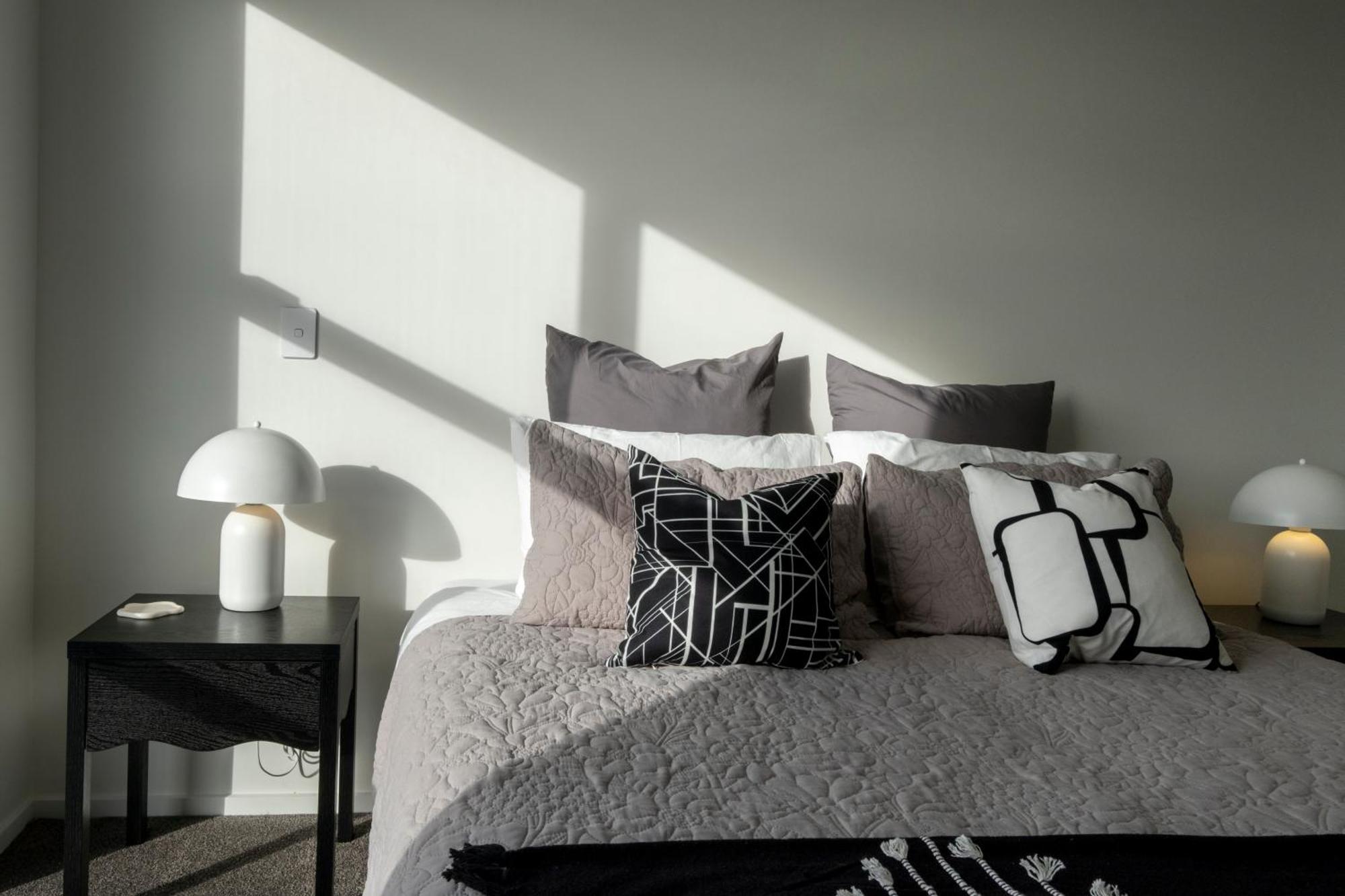 Luxury 2 Bed Townhome In Cbd ไครสต์เชิร์ช ภายนอก รูปภาพ