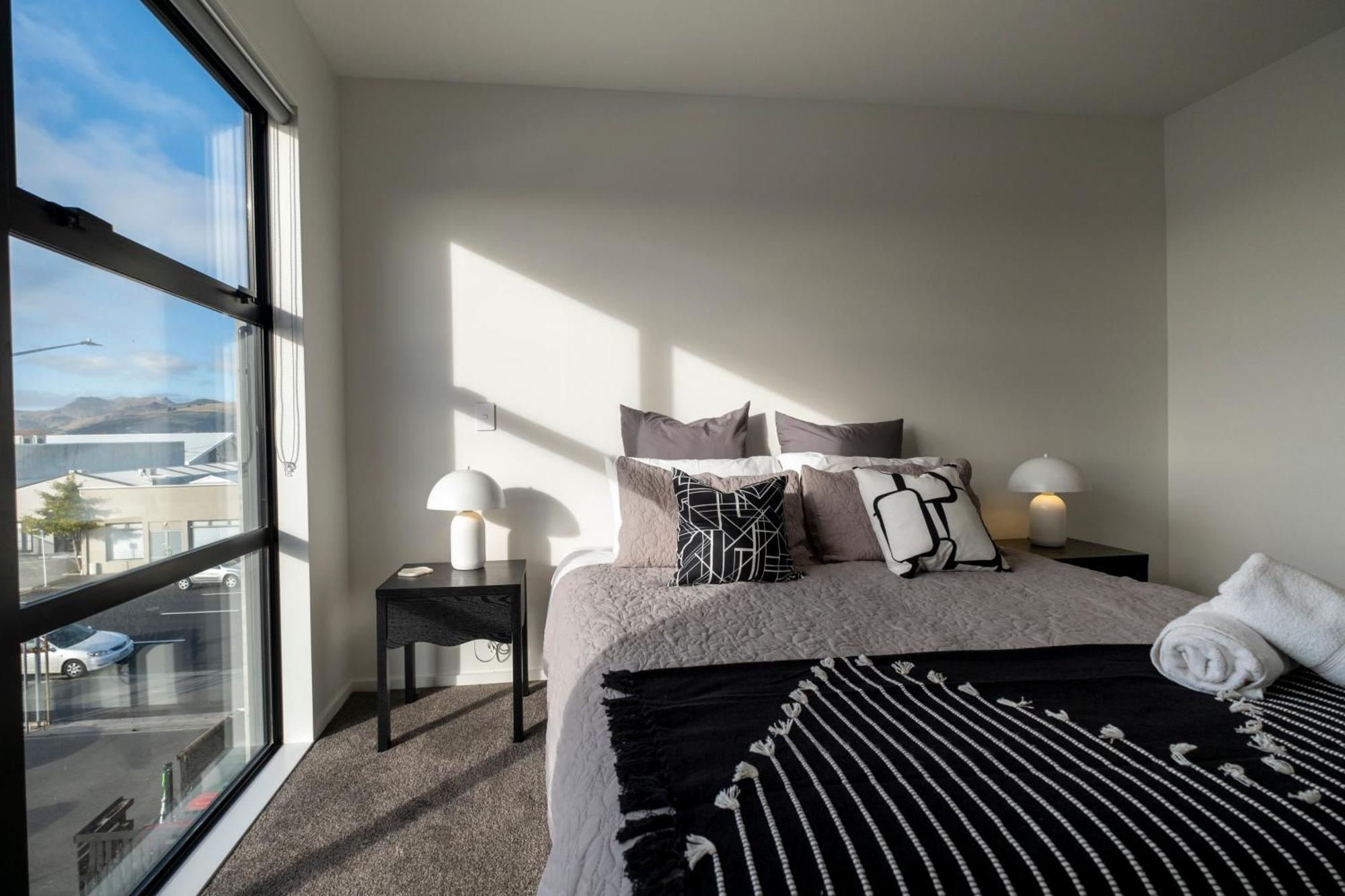 Luxury 2 Bed Townhome In Cbd ไครสต์เชิร์ช ภายนอก รูปภาพ
