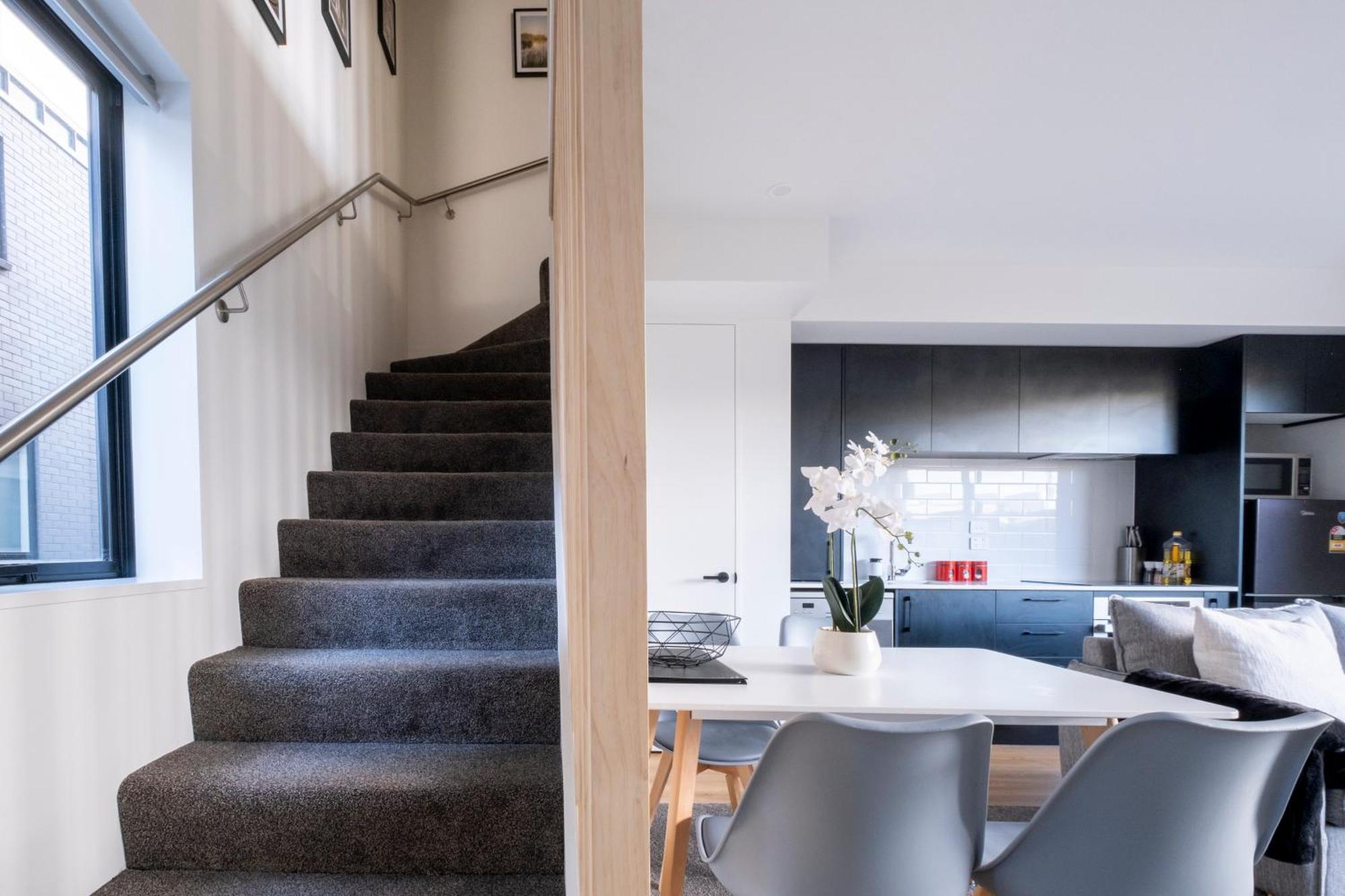 Luxury 2 Bed Townhome In Cbd ไครสต์เชิร์ช ภายนอก รูปภาพ